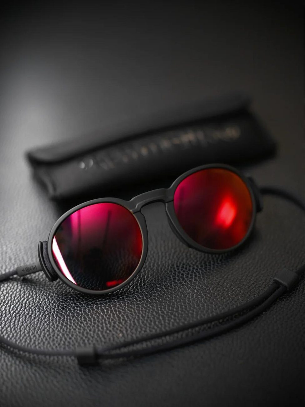 Laser lens colourway