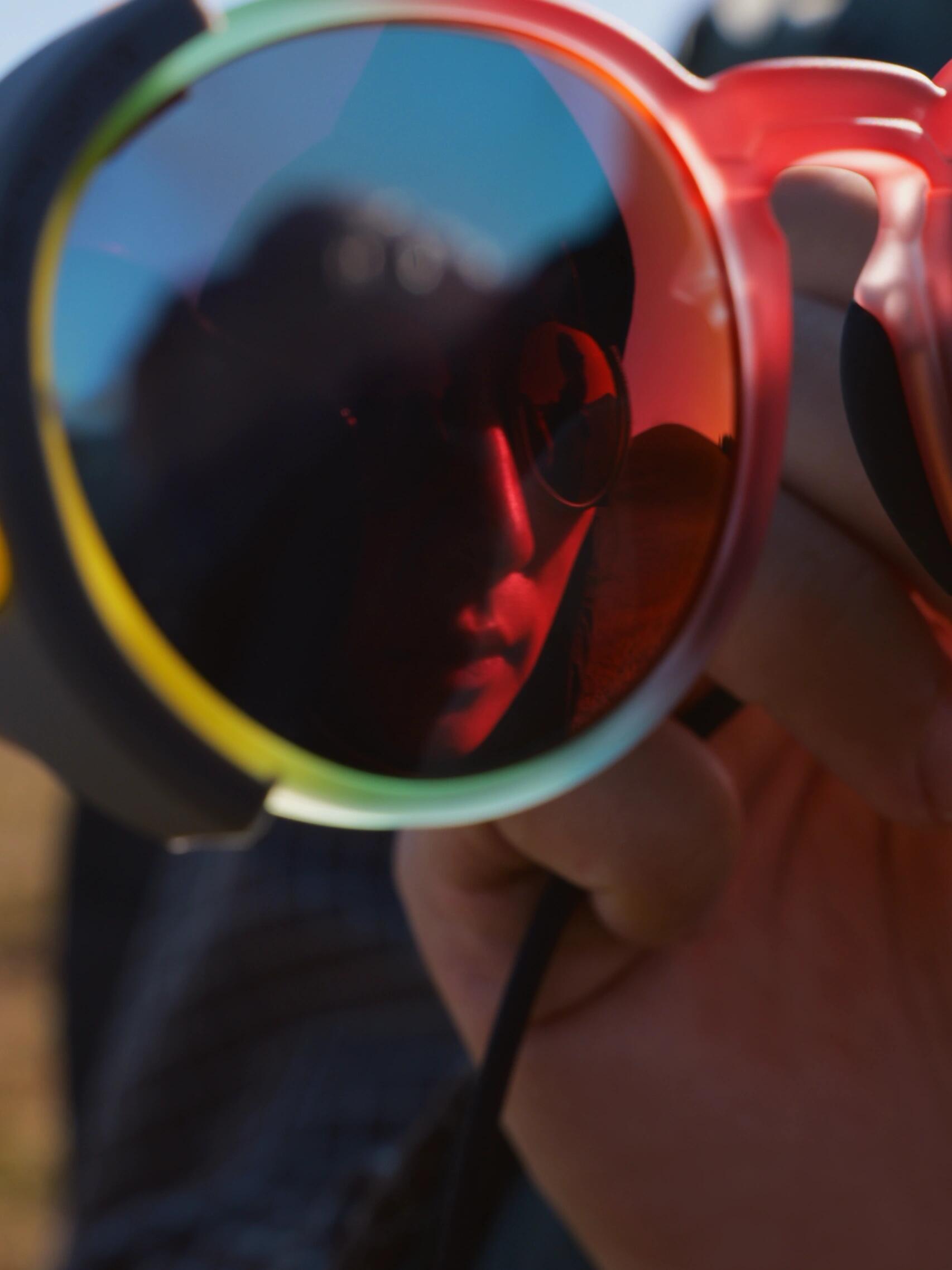 Pole Pole — lens detail
